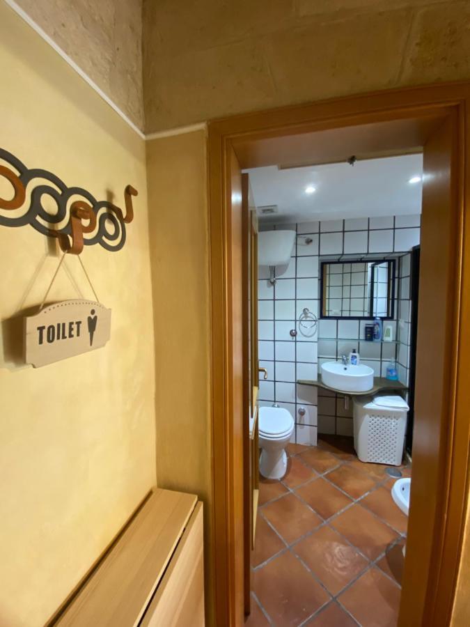 Dimora In Centro Bed & Breakfast Trani Exterior photo